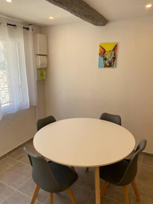 Superbe Appartement Climatise Avec Patio Montpellier Bagian luar foto