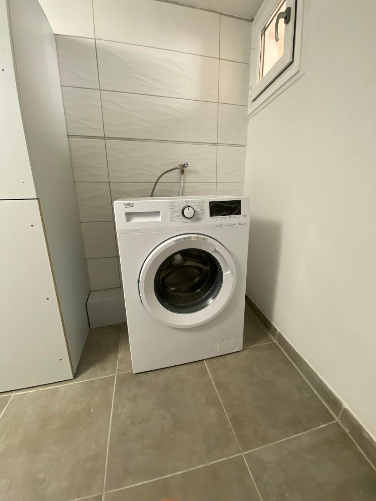 Superbe Appartement Climatise Avec Patio Montpellier Bagian luar foto